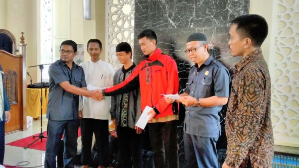 Penyerahan Beasiswa