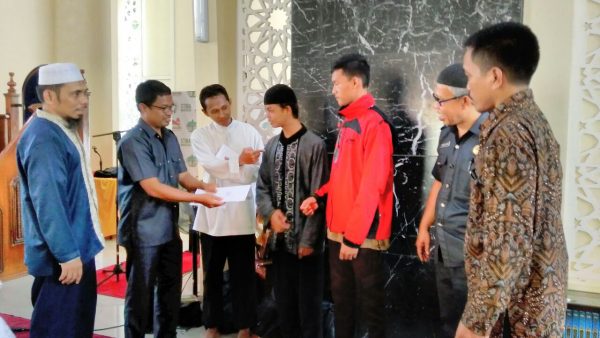 Penyerahan Beasiswa