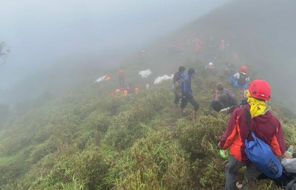 Mapala IAI STIBA Makassar Terjun Langsung dalam Operasi SAR Pencarian Pesawat ATR 42-500 di Gunung Bulusaraung