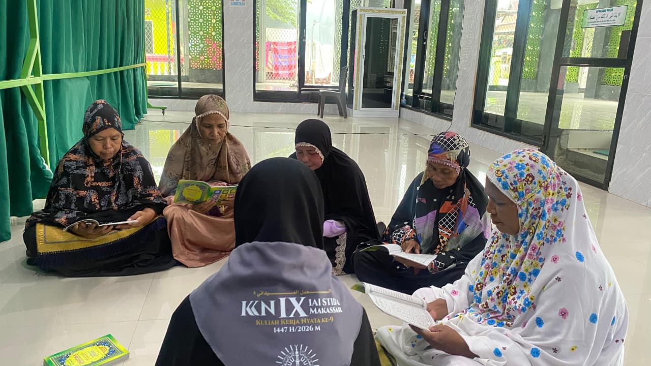 Tujuh Halakah Dirosa Terbentuk di Kalukubodo, Mahasiswi KKN IX IAI STIBA Makassar Perkuat Pembinaan Al-Qur’an Ibu-Ibu dan Remaja
