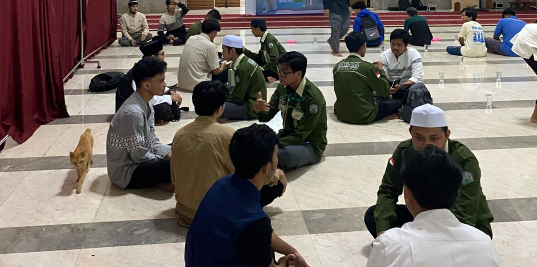 Reset Hati di Bulan Ramadan: UKK Raudhatul Huffazh IAI STIBA Makassar Hadir sebagai Mentor di Quranic Review Unhas