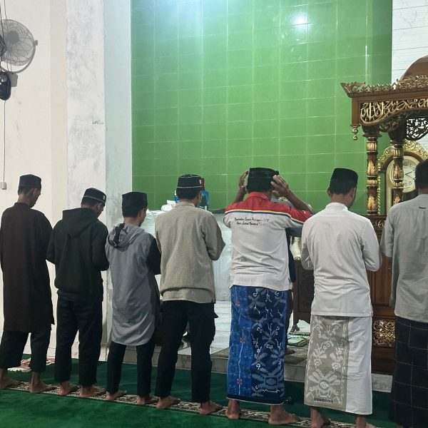 1 Malam 1 Juz: Cara Mahasiswa KKN Hidupkan Malam Terakhir Ramadan di Desa Sampulungan