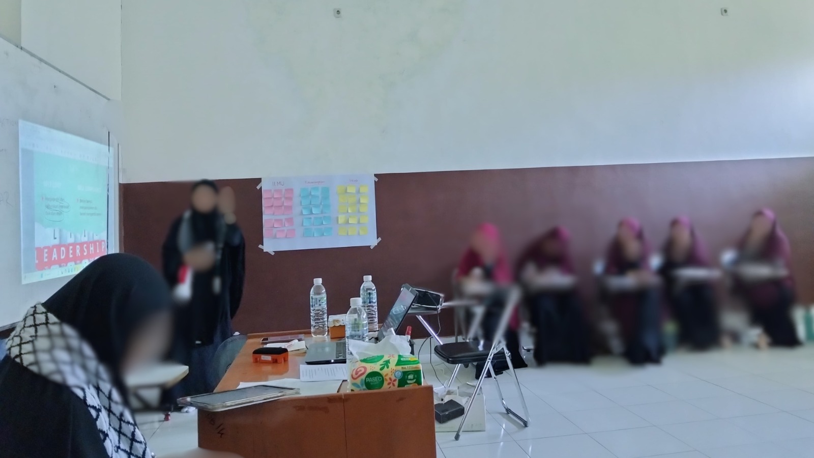 200 Pengurus Keputrian STIBA Makassar Tempa Diri dalam Basic Leadership Training