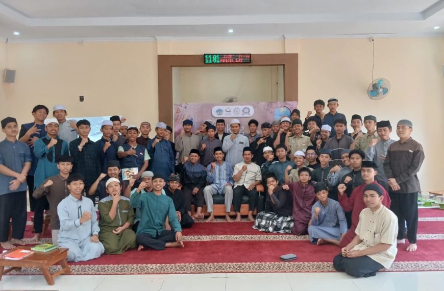 Dari Sampah Jadi Sumber Daya, Dosen IAI STIBA Makassar Edukasi Siswa SMA PPKU tentang Pengelolaan Sampah